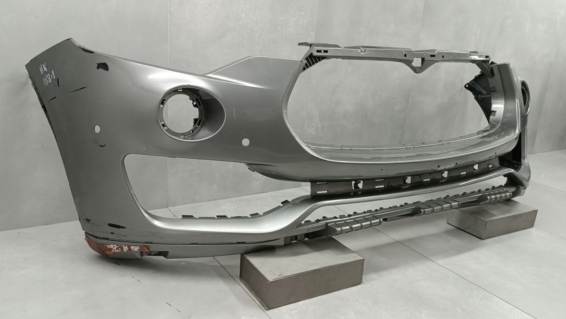 Front bumper MASERATI LEVANTE 16-24