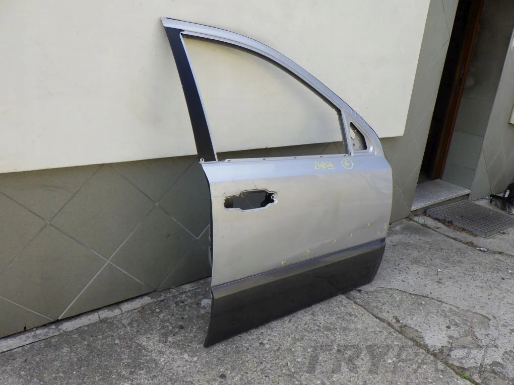 2002-2009 Kia Sorento Right Front Door